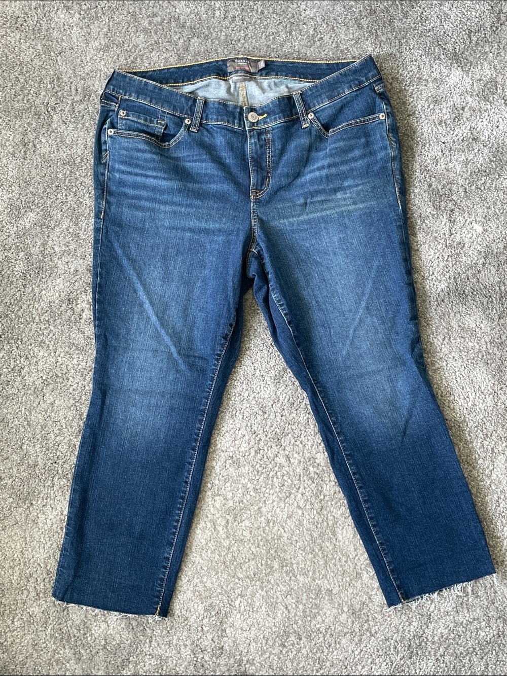EC Torrid Crop Boyfriend Medium Wash Jeans - Size 14